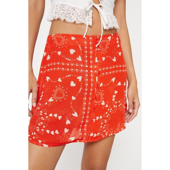 Nasty Gal Red Heart Bandana Print Button Front Mini Skirt Sz 0 US Valentine Love - Picture 1 of 7